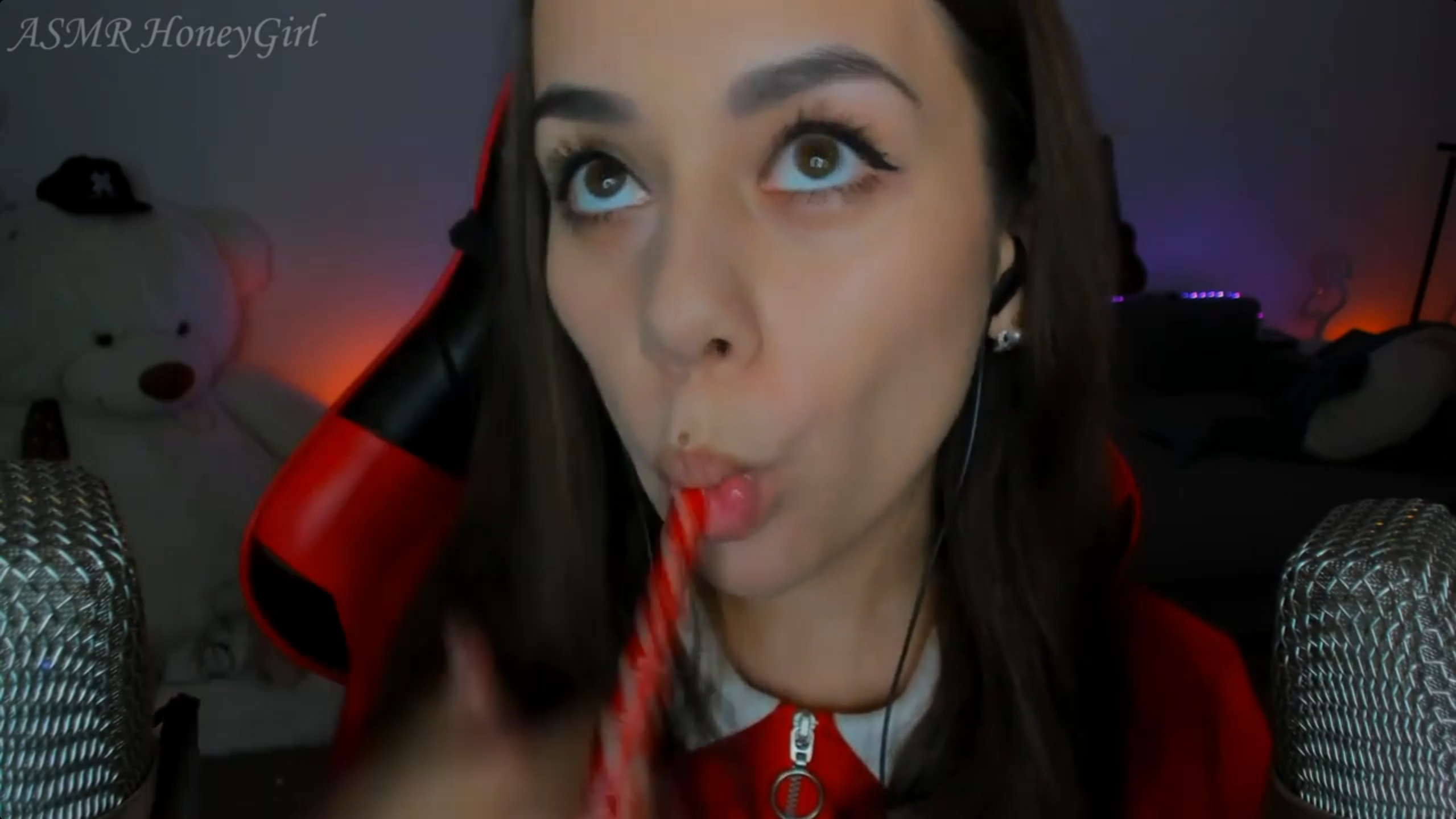Lollypop Sucking [ HoneyGirl ]