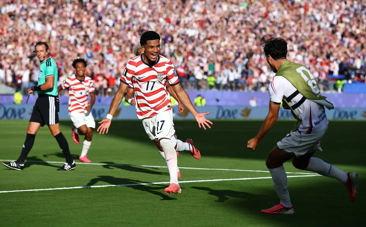 US Advances to World Cup Round of 16