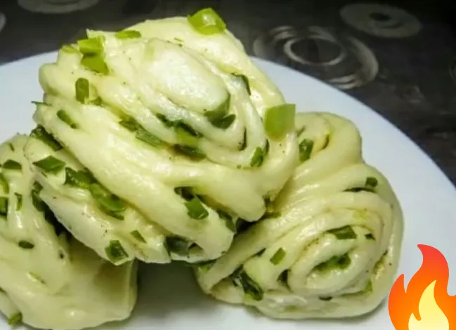 Постер Китайские паровые булочки с зеленым луком