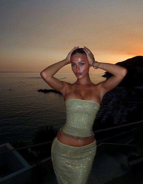 Anetta-Beri-Wallpapers-Insta-Fit-Bio.jpg