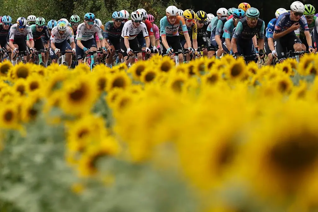 Tour de France Stage 12 Sees Early Breakaway as Sprinters Eye Another Opportunity