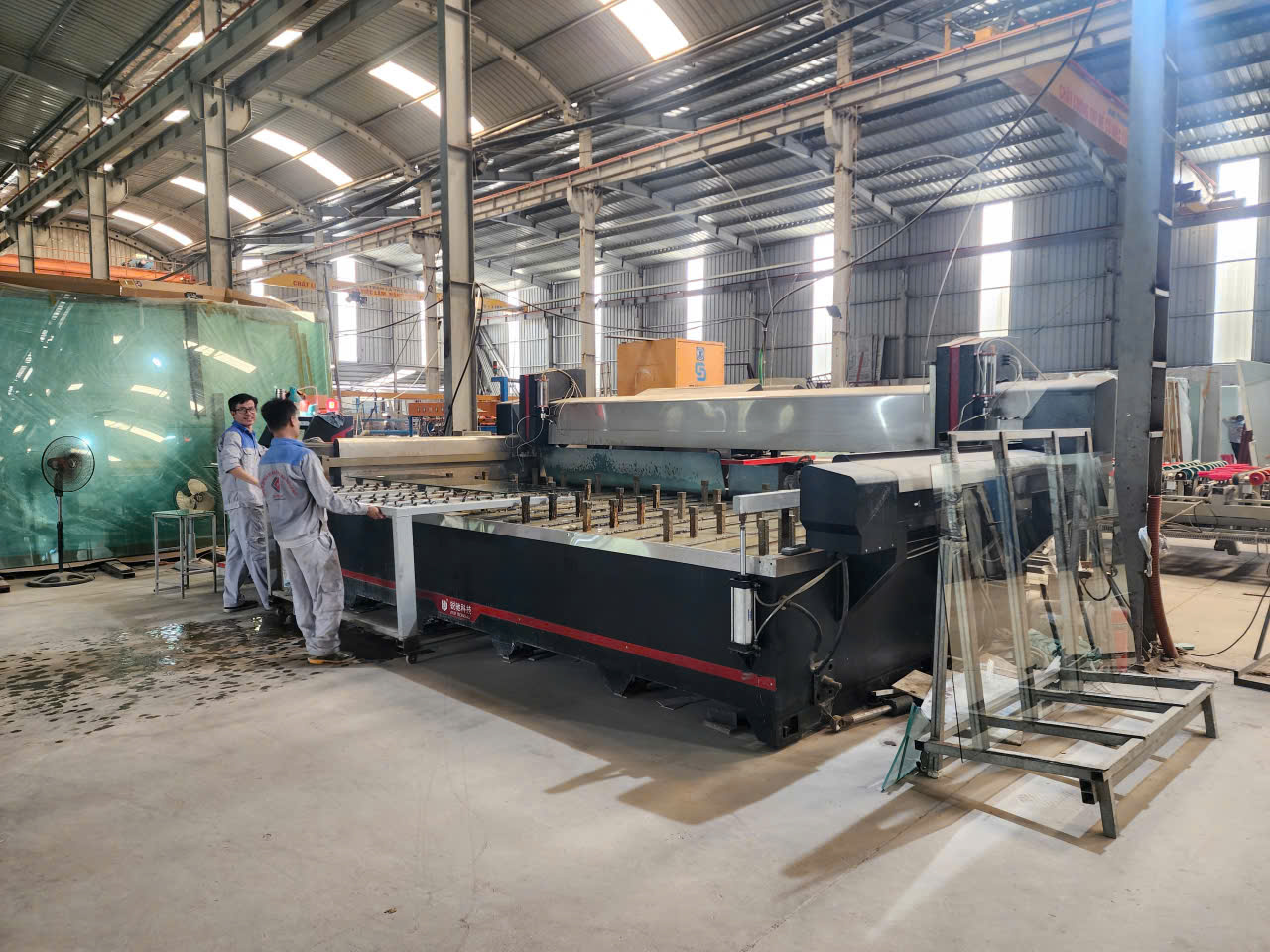 Máy cắt tia nước CNC