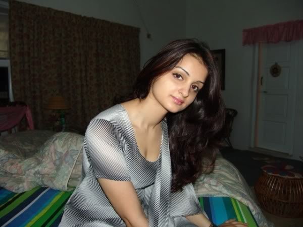 [Image: Hot-Pakistani-deting-girls-photo-gallery-2011-13.jpg]