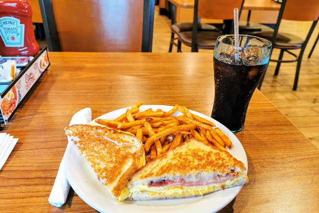 2-breakfast.jpg