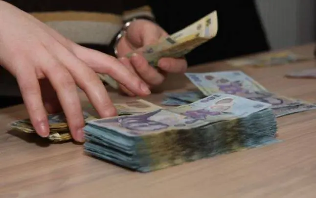 Guvernul limitează creșterea salariilor de la stat