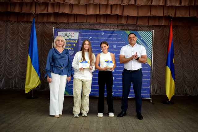 у Кропивницькому нагородили спортсменів і тренерів до Дня фізичної культури і спорту України 2026 (1.jpg
