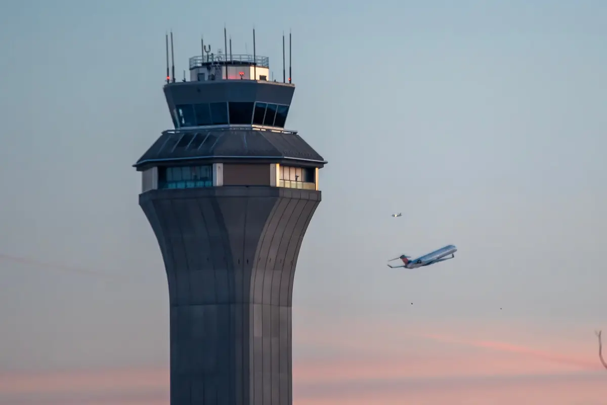 AI-Powered Air Traffic Control Sparks Safety Fears