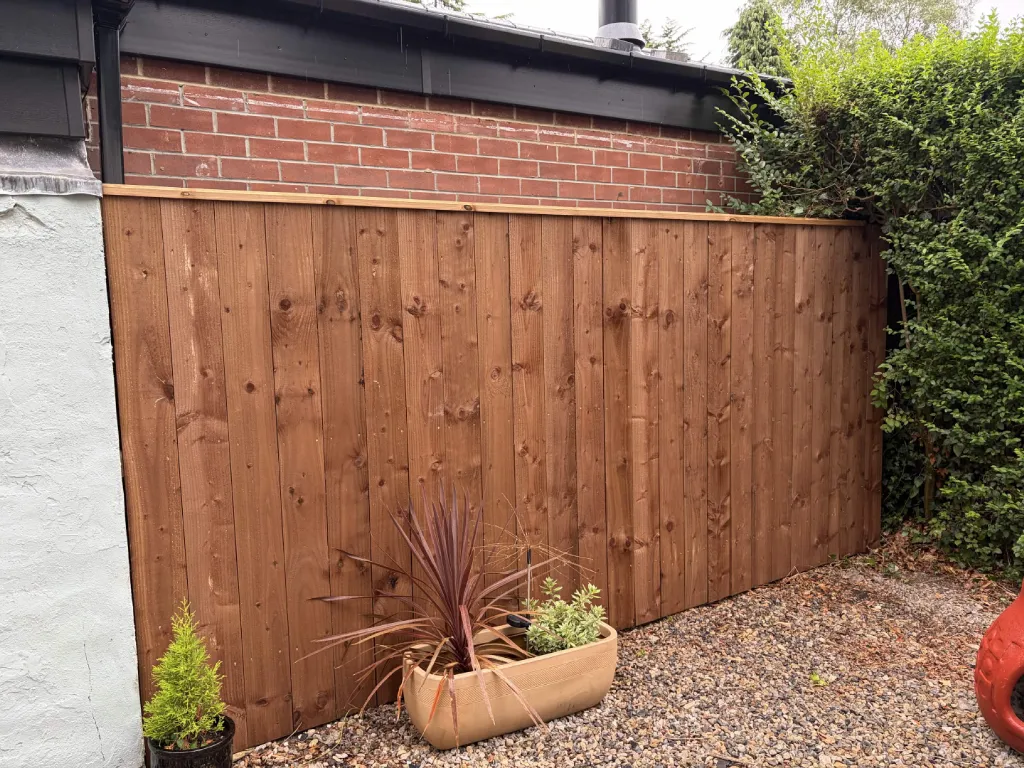 Close Boarded Fencing installation example 12