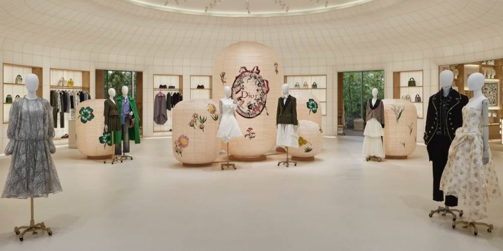 Dior Otwiera Złoty Pawilon Bambusowy w Tokio – Nowa Ikona Mody i Kultury