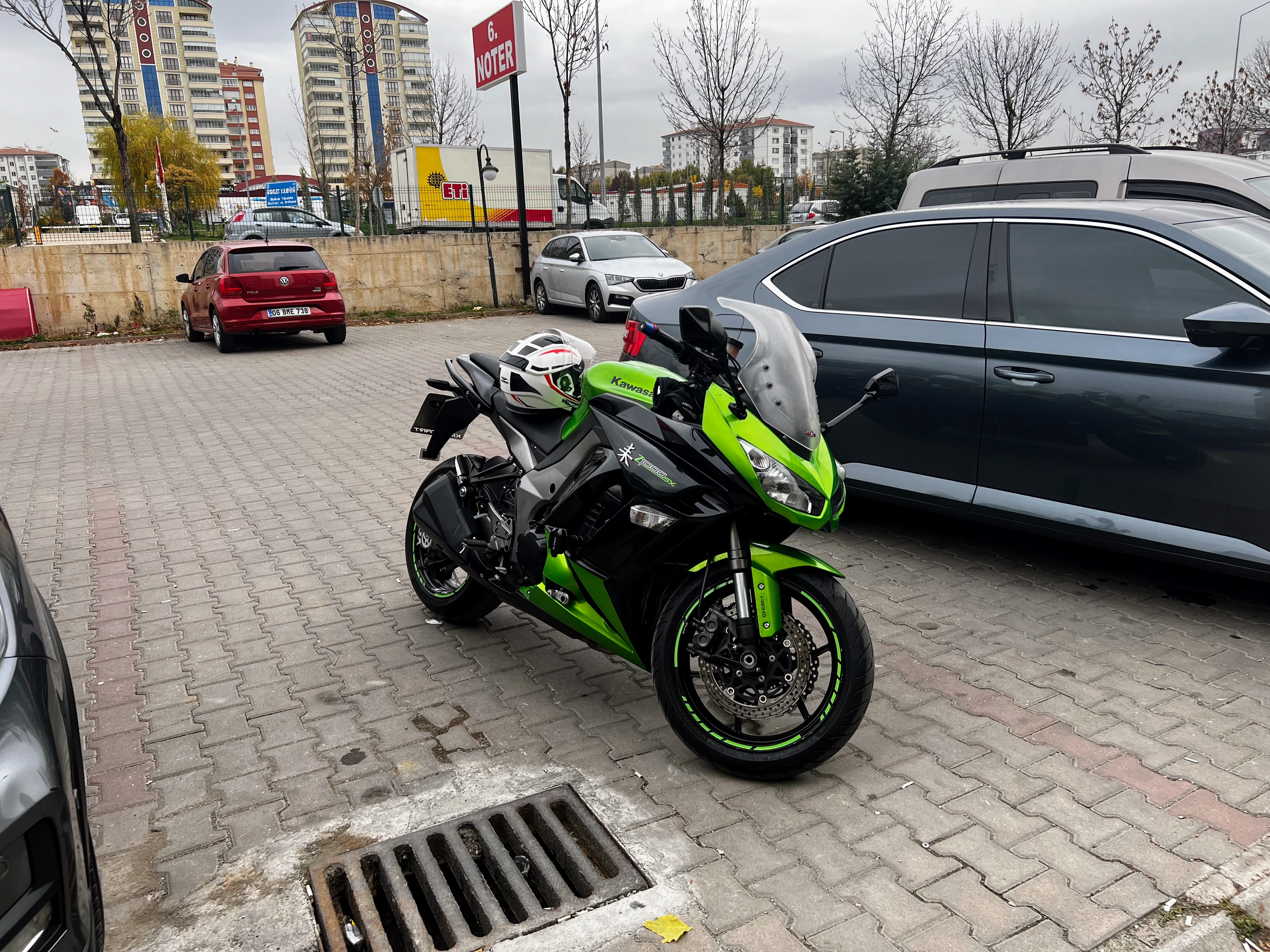 z1000.jpg