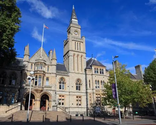London Councils Struggle to House Homeless Families