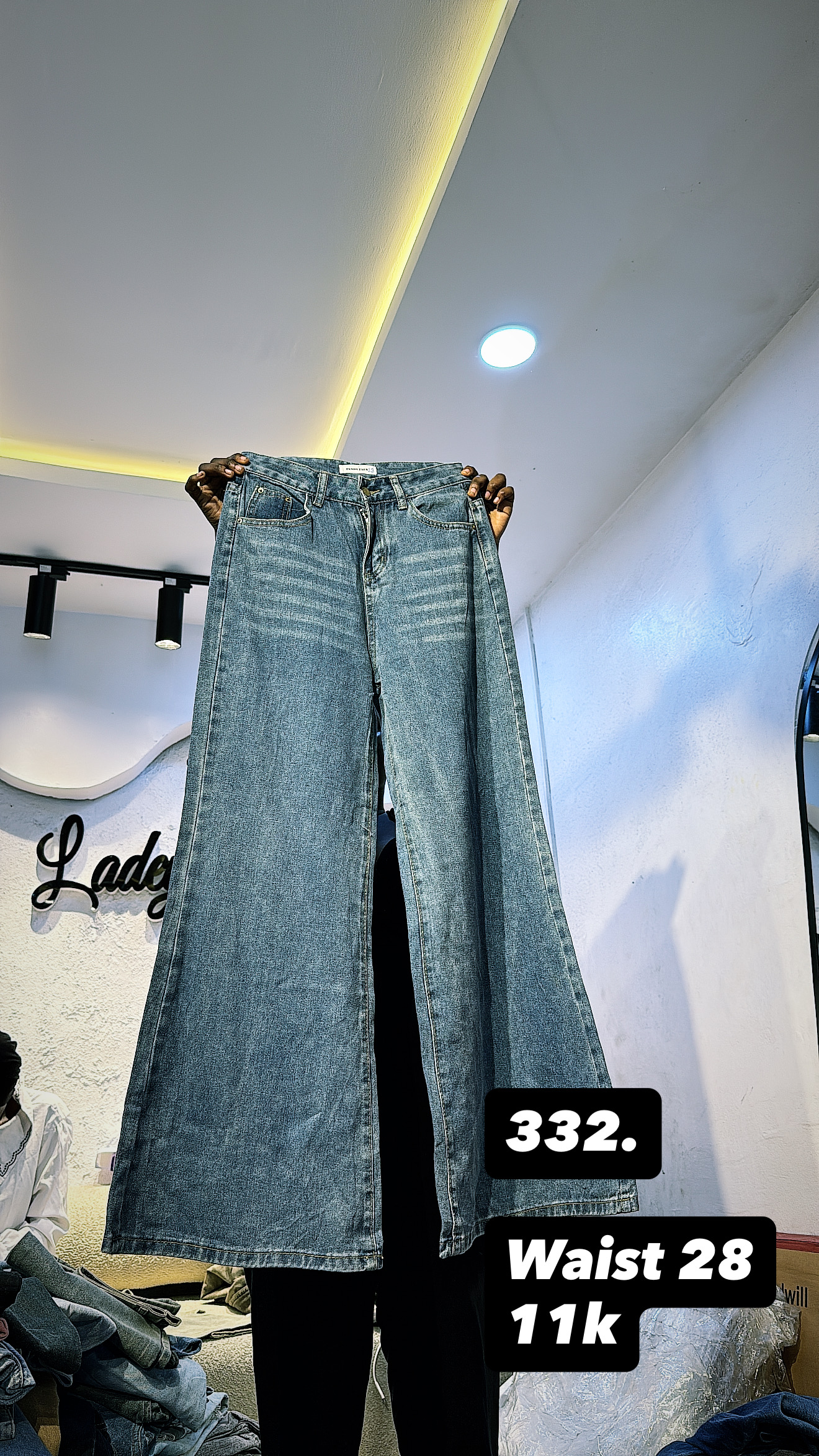 Waist 28