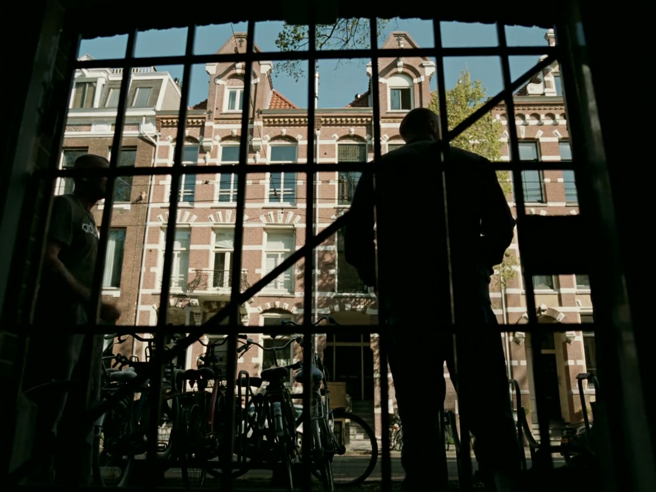 Occupied City Screenshot