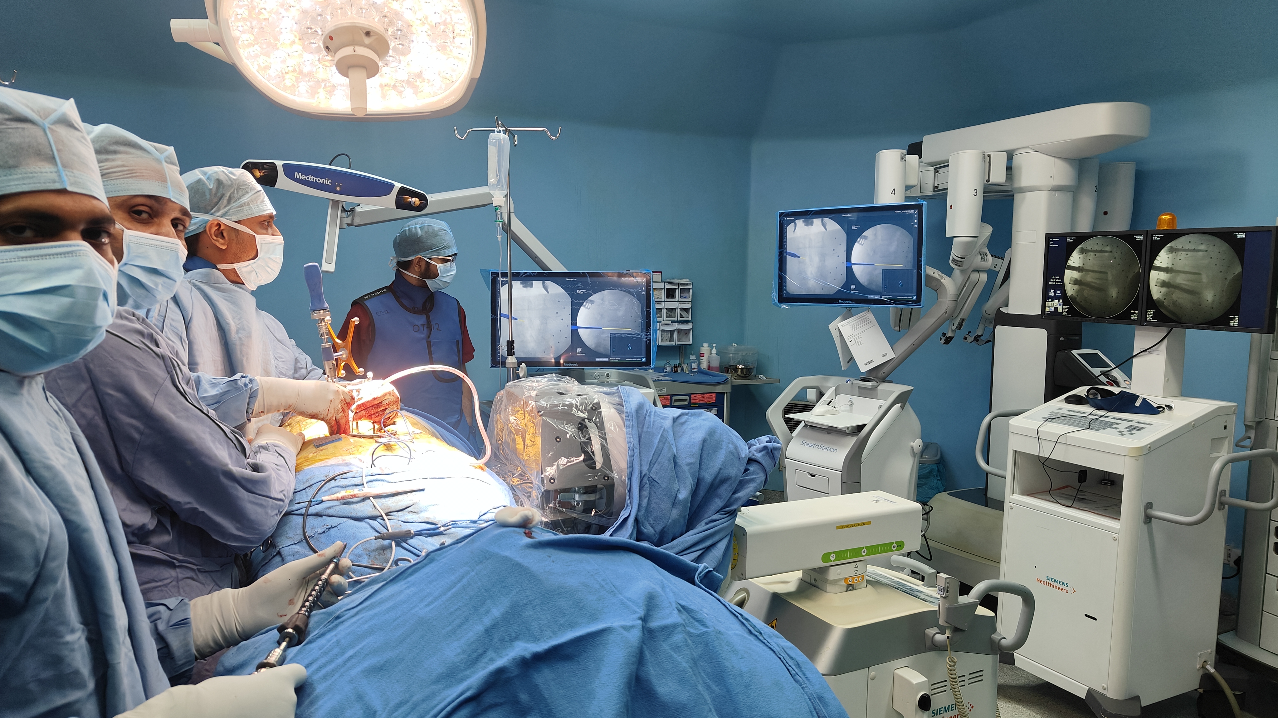 Spinal neuronavigation