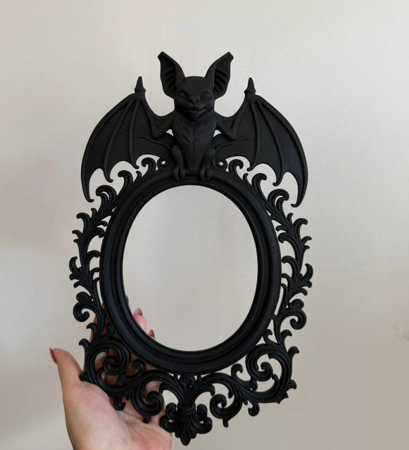 Bat-Victorian-Frame.jpg?042148