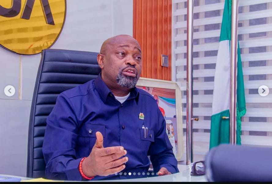 Essien Udim Lawmaker Distributes N15.25m Grants to 61 Constituents