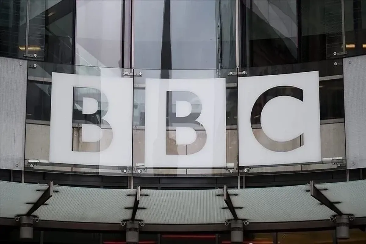BBC maliyyə vəsaitinə qənaət üçün iki televiziya kanalını və bir radiostansiyanı bağlayır