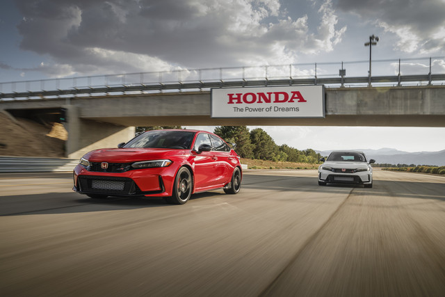 2023-Honda-Civic-Type-R-7