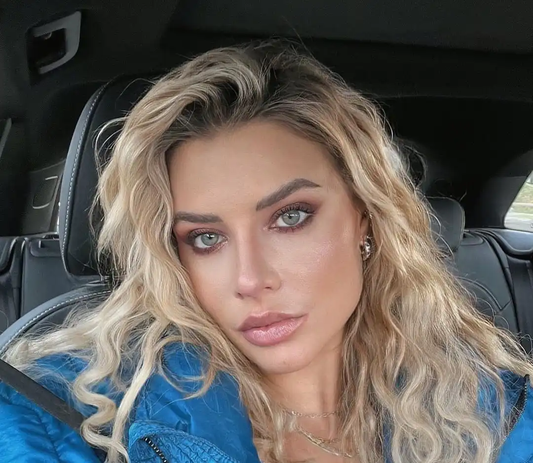 Veronica Ferraro Wallpapers Insta Fit Bio (8)
