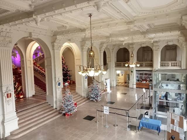 [Image: limoges-interior2.jpg]