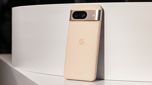 nextpit-google-pixel-8-back-total