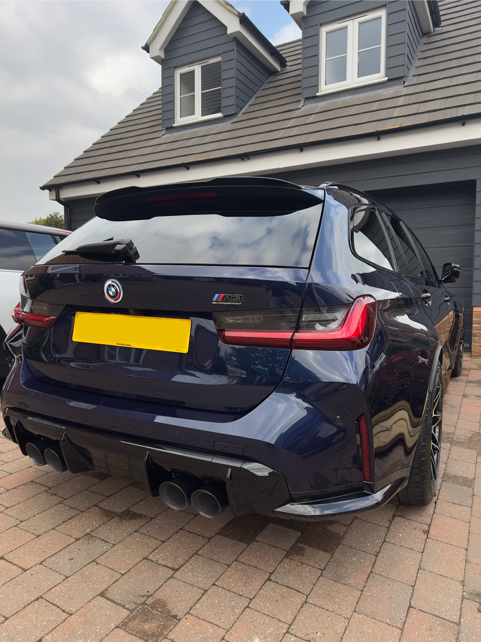 Full Valet
