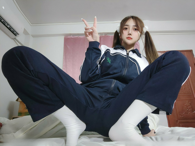 校服 (4).png