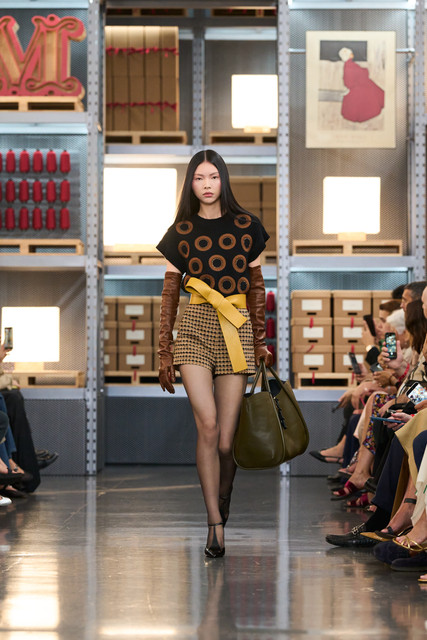 LOOK 38.jpg