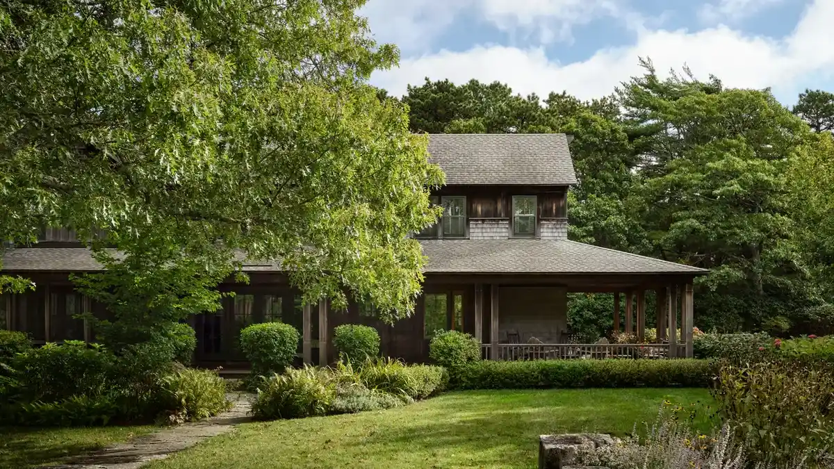 Island Home Embraces Natural Beauty