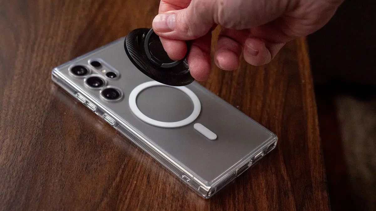Motorola's Next Phone to Challenge Samsung with Exclusive Charging Feature