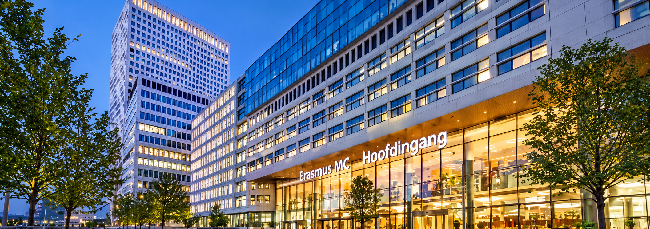 Erasmus MC Rotterdam in de avond