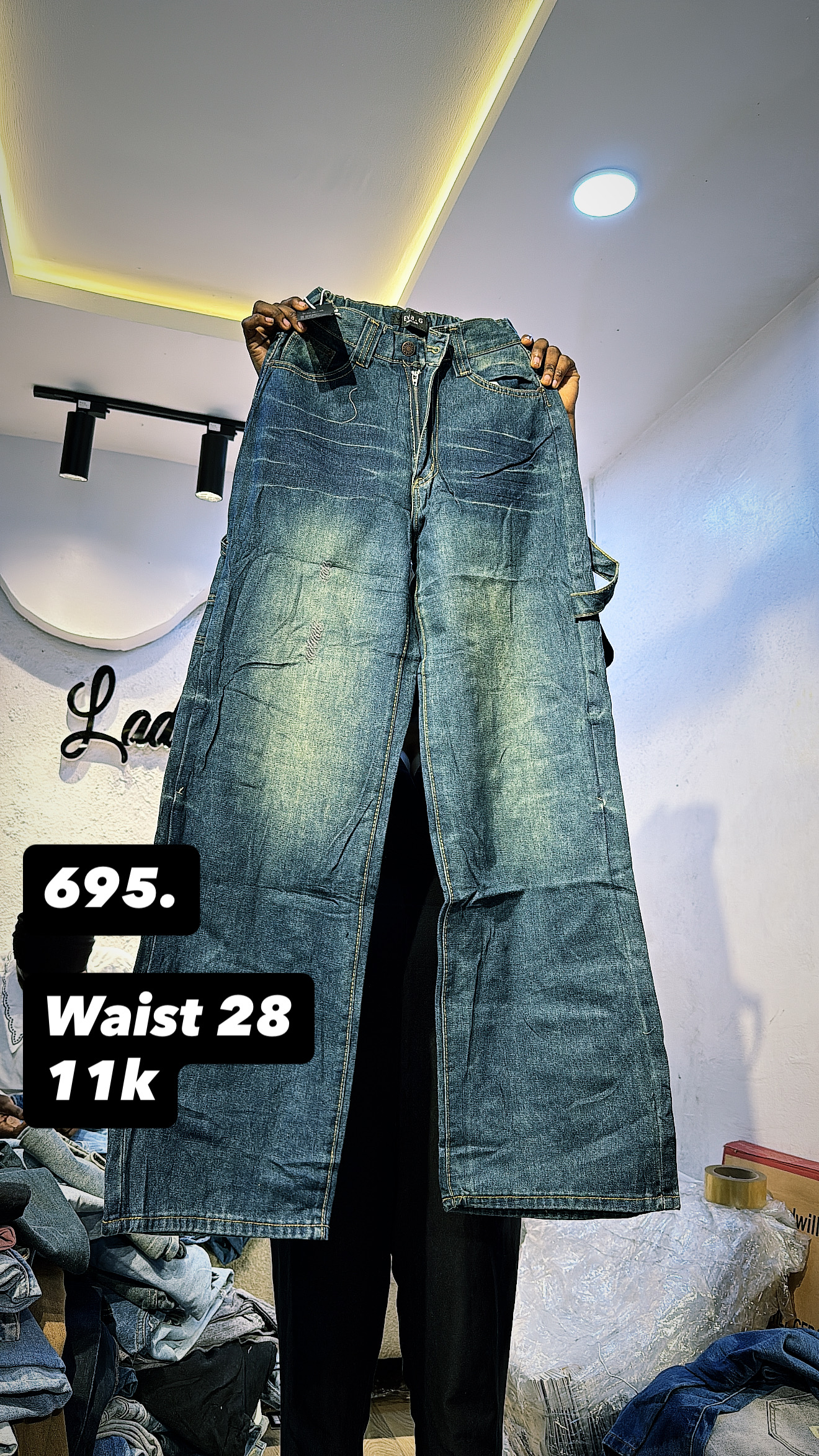 Waist 28
