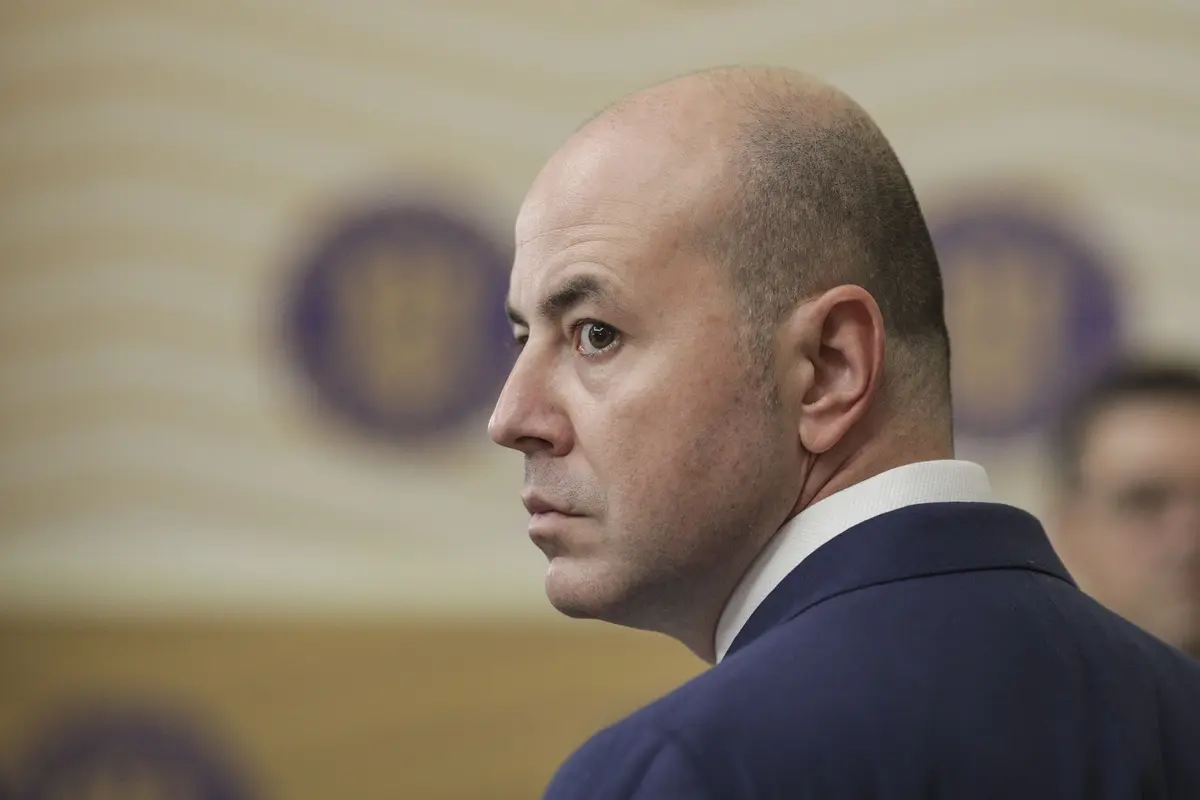 România are nevoie de un premier care să reprezinte interesele sale.