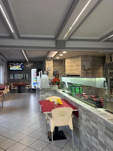 La sala interna di Master Pizza