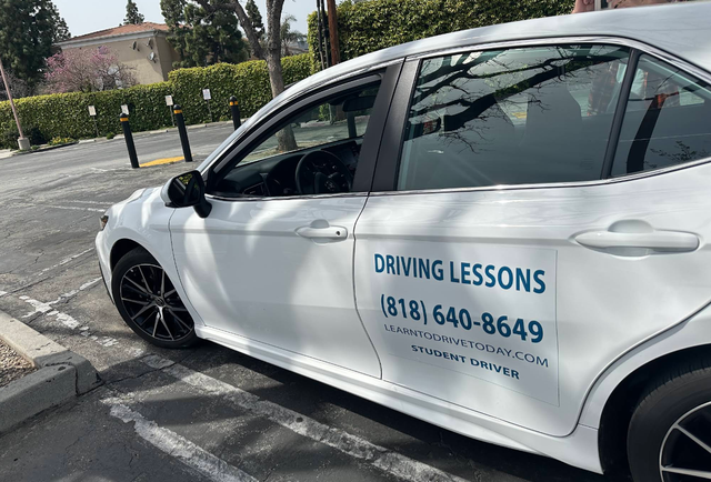 Individual Driving Lessons Tujunga.png