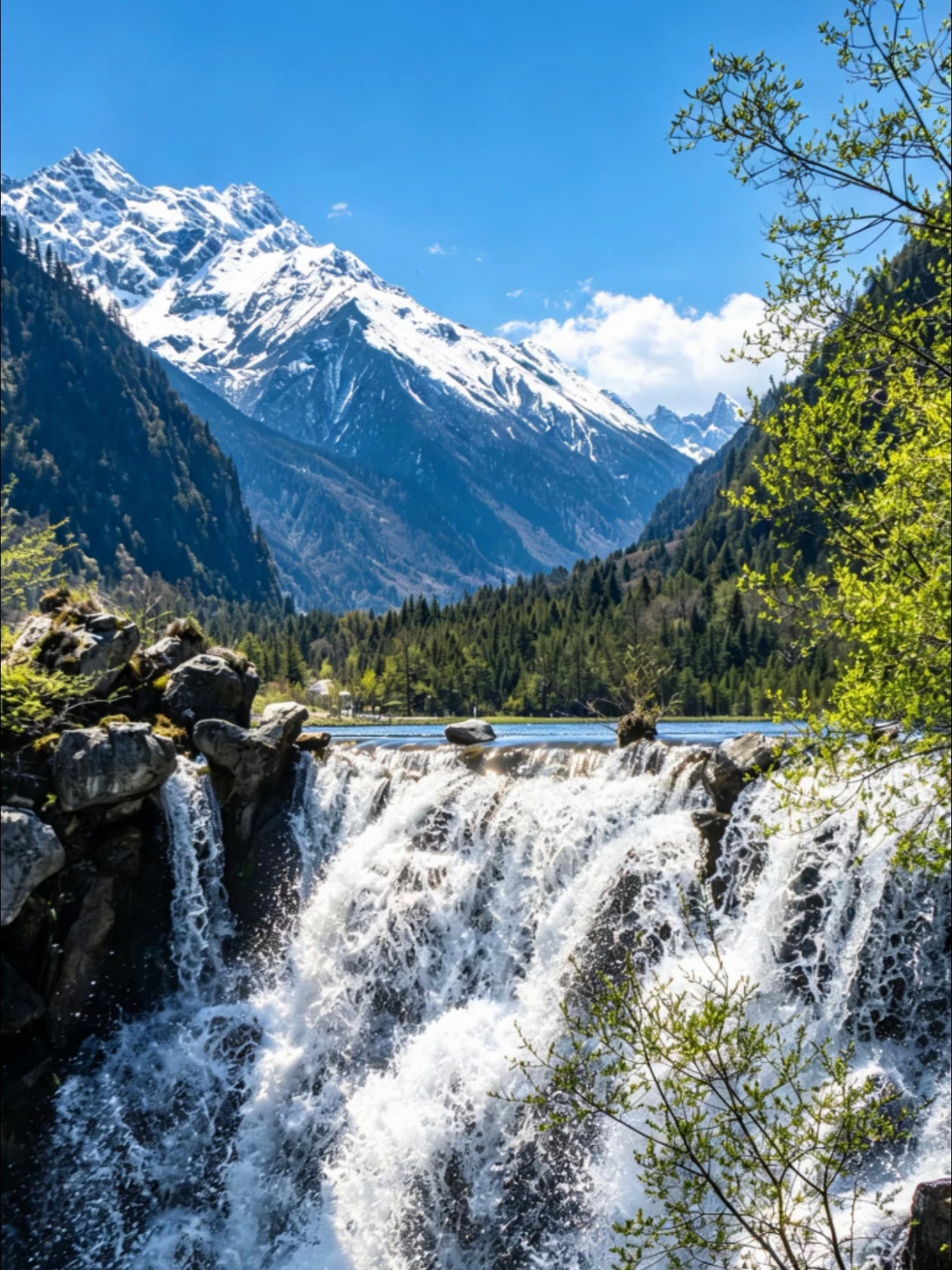 Turquoise alpine lakes and golden autumn forest in Bipenggou, Western Sichuan