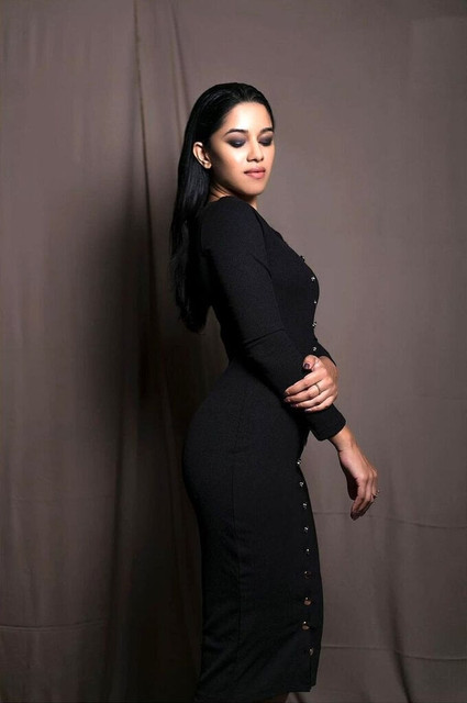 Mirnalini-Ravi-latest-Photos4