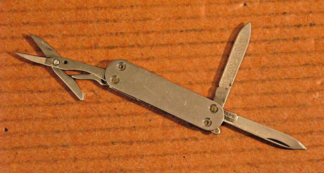Schrade-DL-2-without-case-2