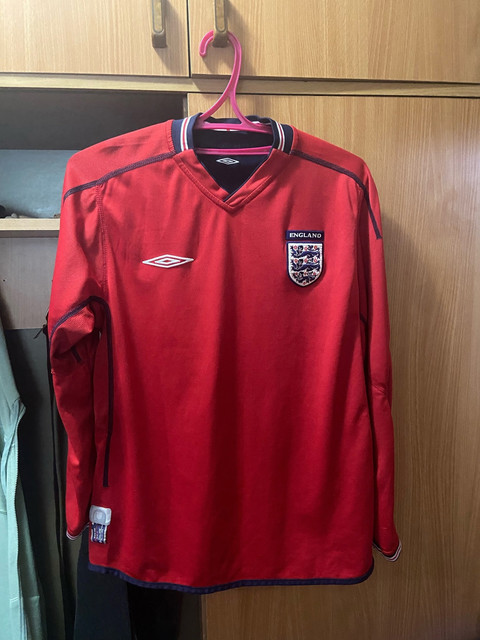 england-02-away-LS.jpg