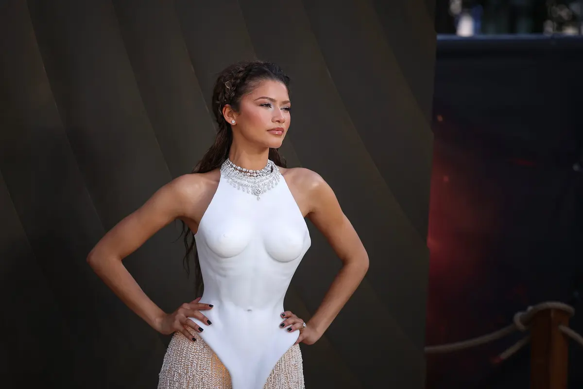 Zendaya Dazzles in Striking Schiaparelli Couture at London Premiere