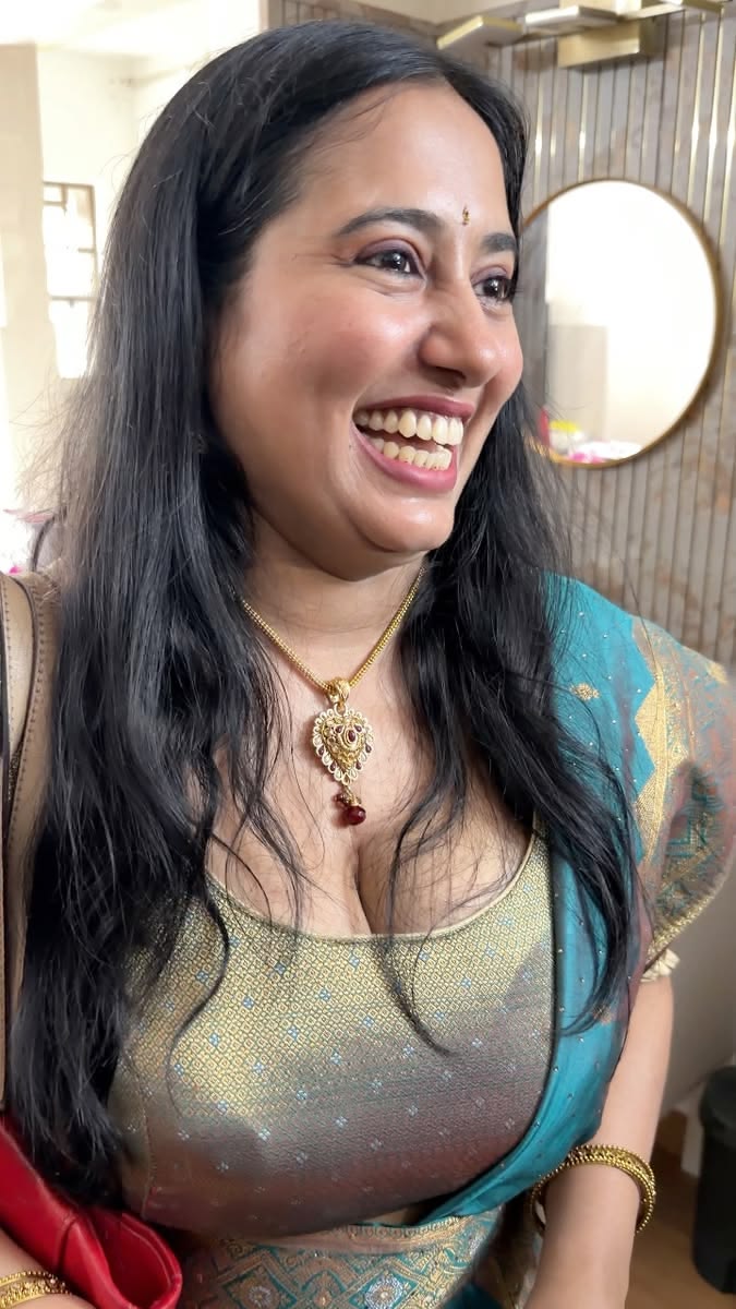 Desi Bhabi Curvy Fashion