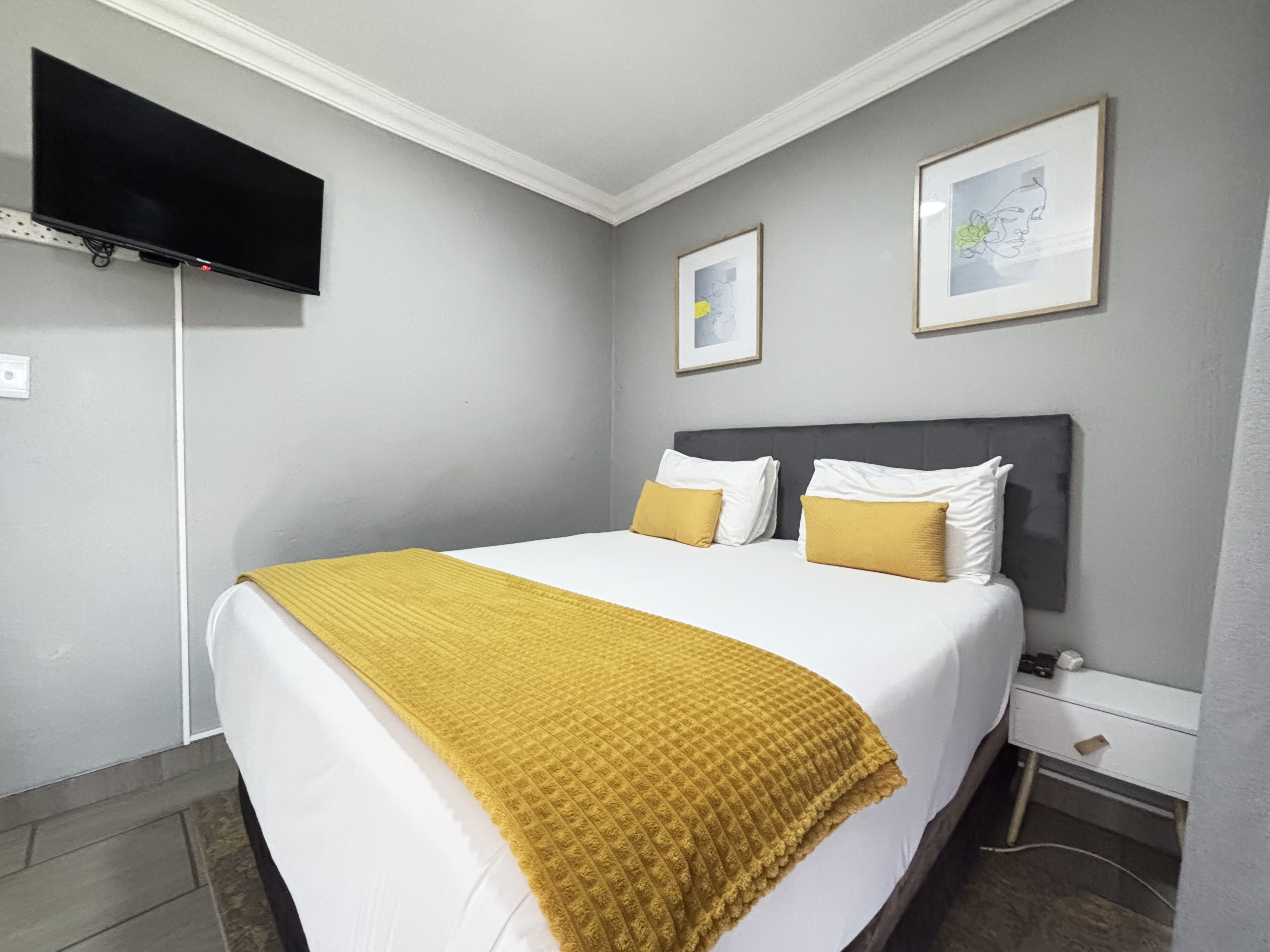 Premium Queen Room