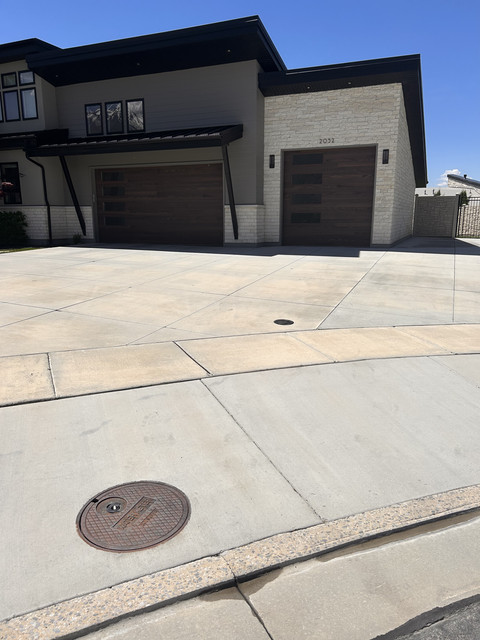 After - driveway cleaned