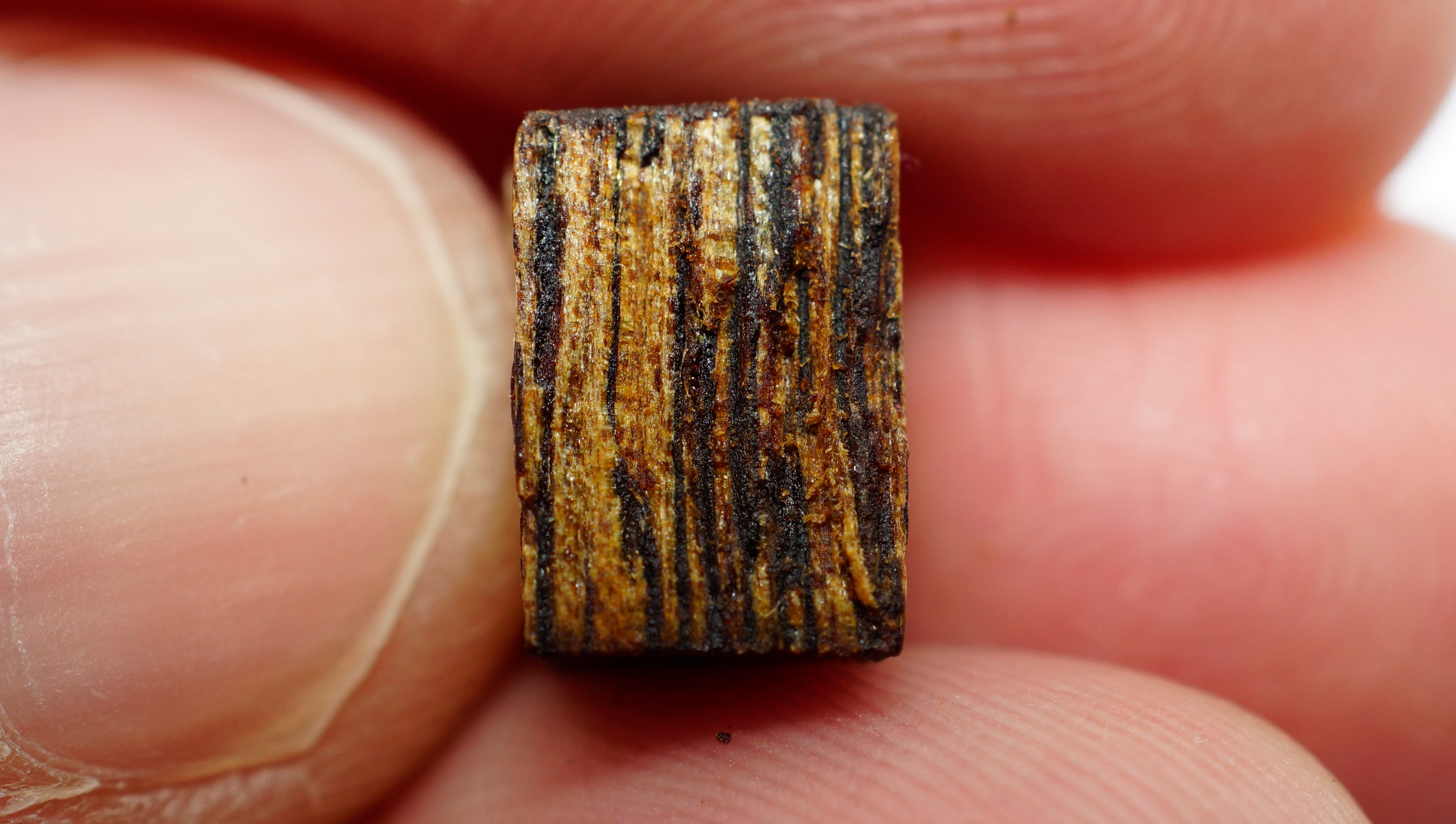 [Ouddict.com] Oud Wood
