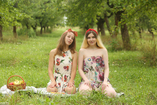 Amour-Angels-0001.jpg