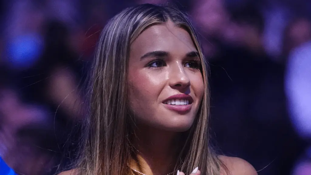 Kai Trump strălucește la UFC Freedom 250 în rochie mini albastru-nopții