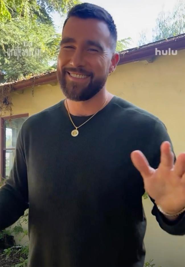 En este video publicado por la página de Instagram de la serie, Kelce mostró su cabello antes de la transformación.grotescoriefx/Instagram
