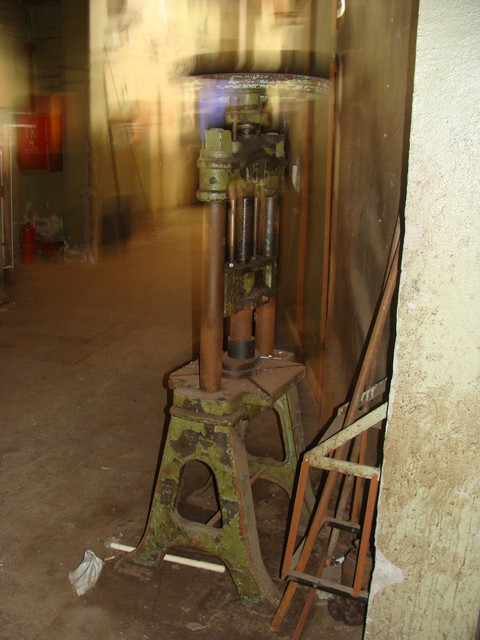 Manual-press.jpg