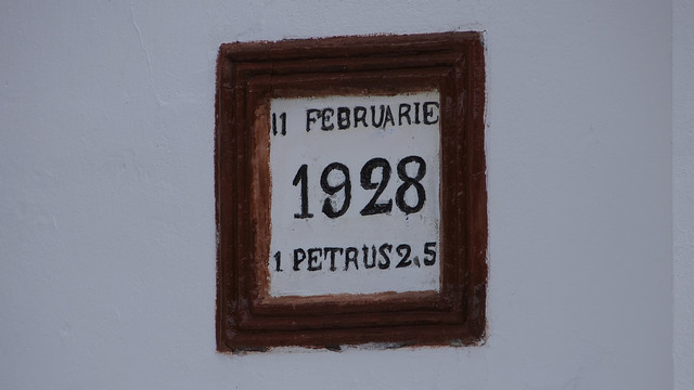 085