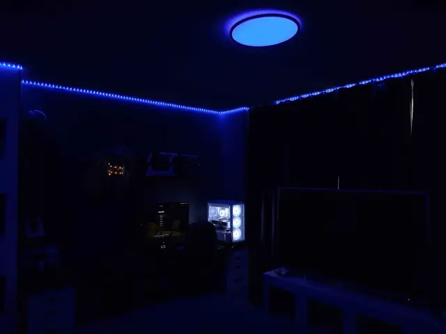 fullroom-dark